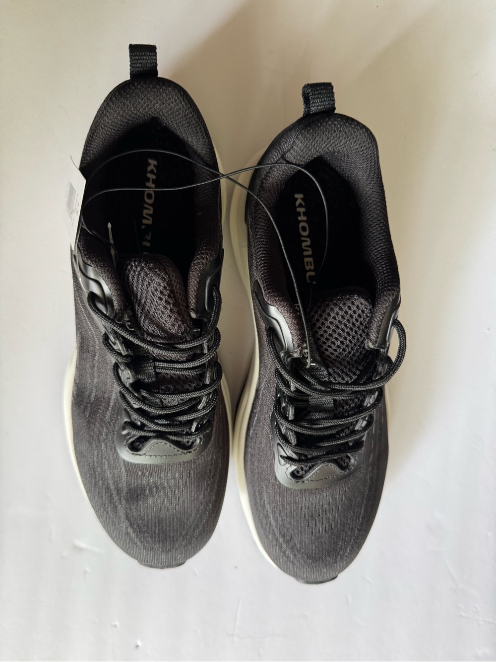 Khombu Men’s Black Lightweight Athletic Sneakers